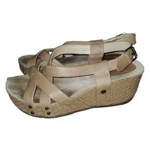 Bussola Formentera in Milky Tea Euro 40